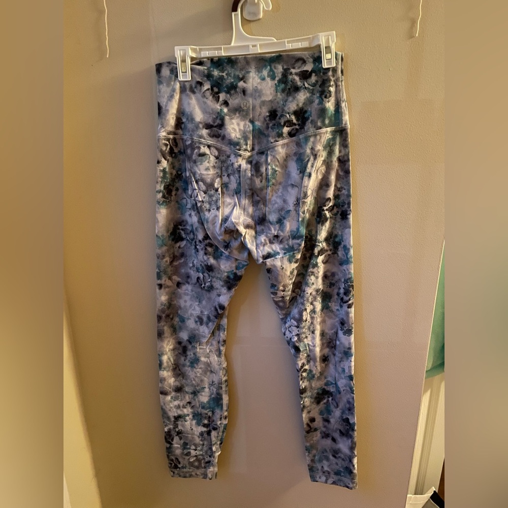 Lululemon pants used-great condition size 6